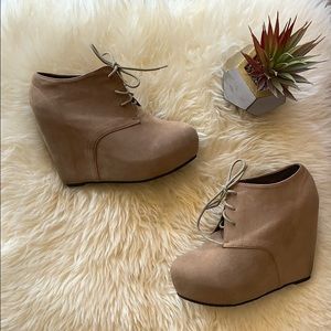 Taupe/ Tan Wedges